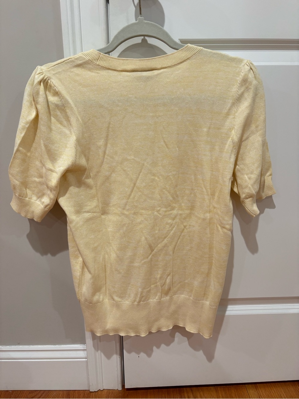 LOFT Pale Yellow Short Sleeve Puff Shoulder Sweater - Picture 4 of 4